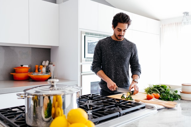 moneyplus man cooking erroneous transfer