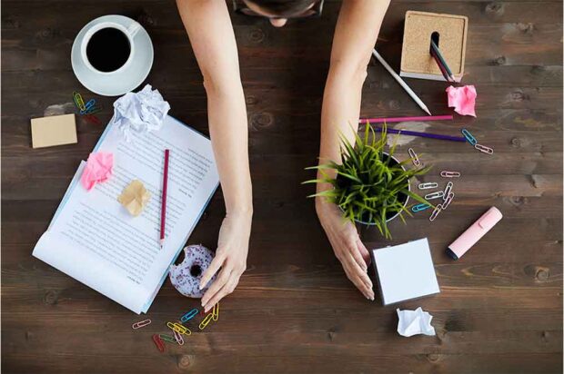 Decluttering-desk
