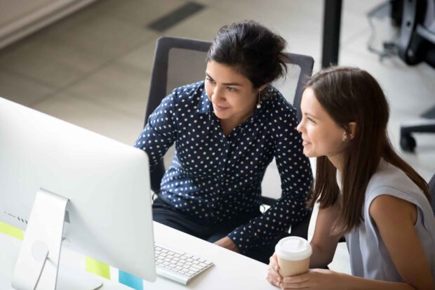 two-woman-at-computer