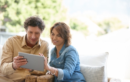 Should-You-Manage-Your-Money-Jointly-or-Separately-feature-1